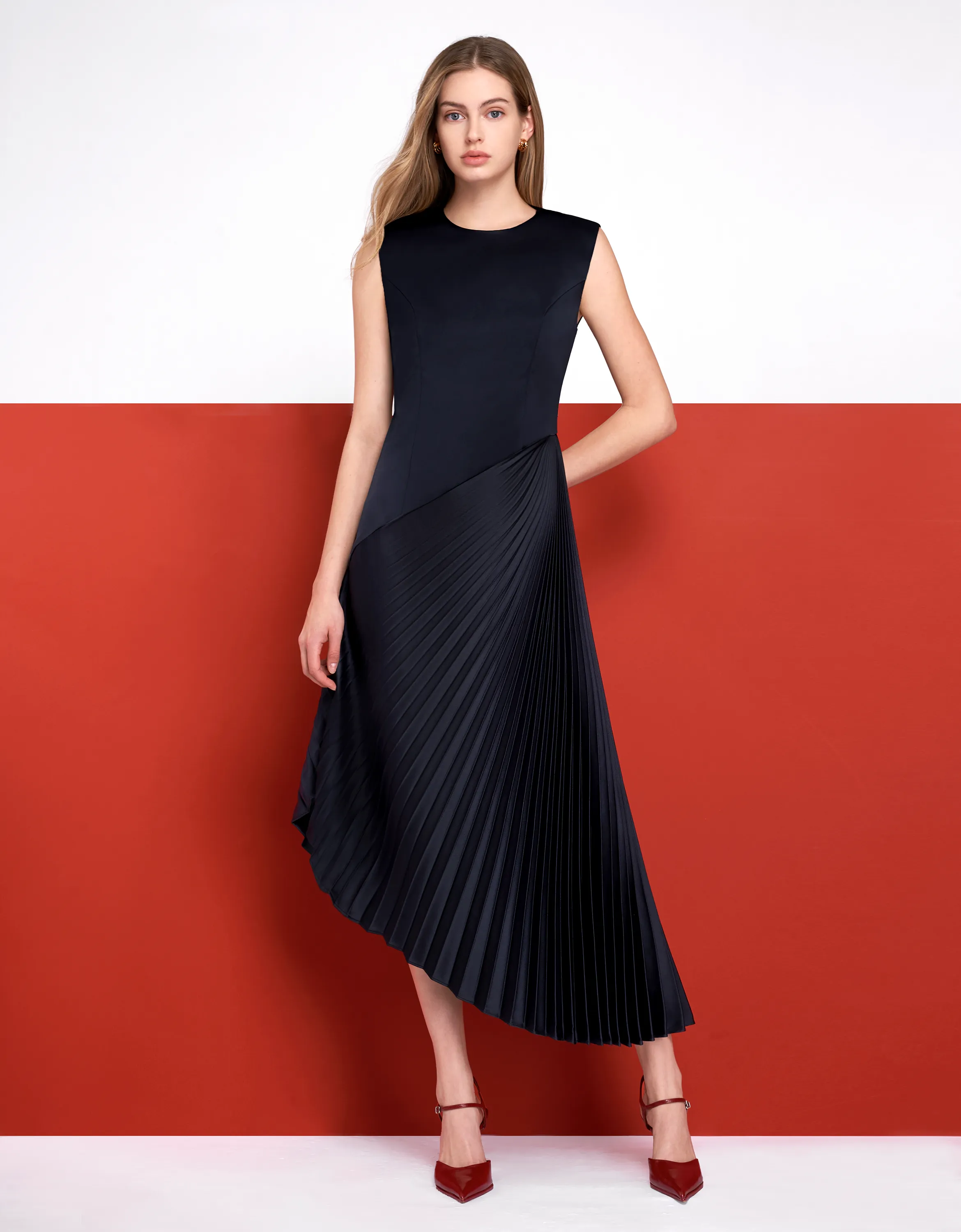 Asymmetric Pleated Hem Midi Dress