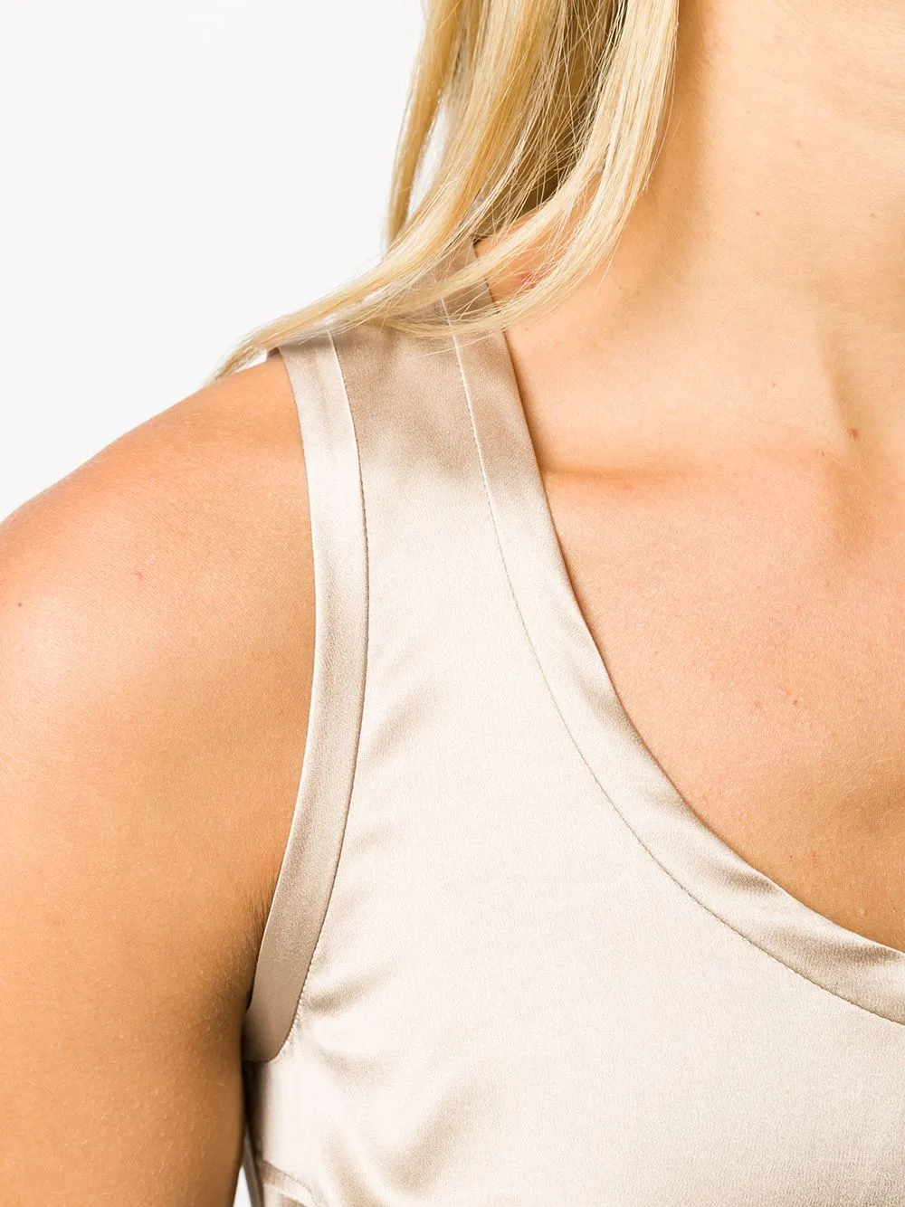 Loose-fit sleeveless top